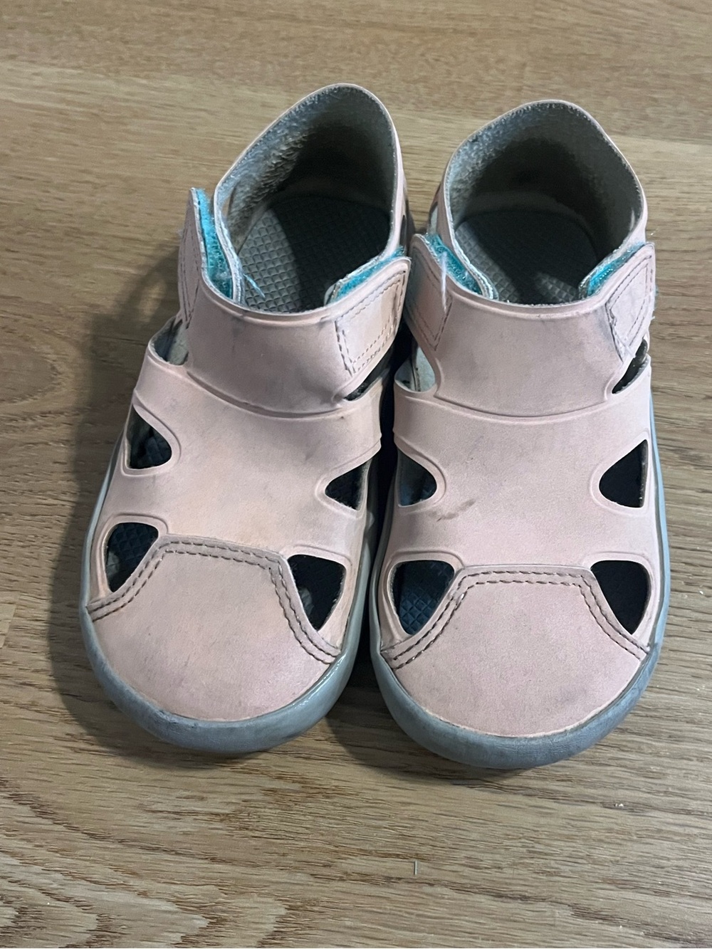 Ten Little Girls' Pink Closed-Toe Hook-and-Loop Everyday Sandals - Picture 2 of 5